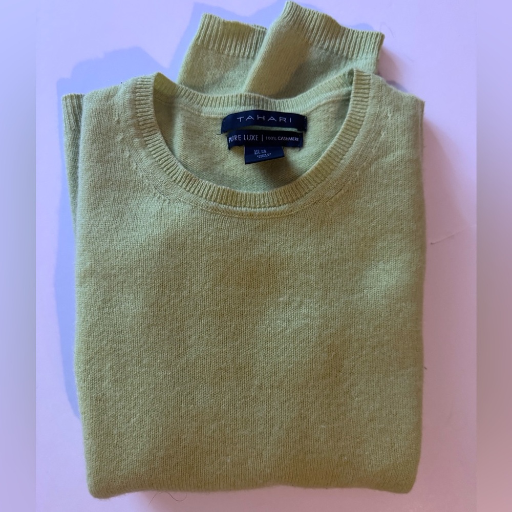 Tahari Woman’s Crewneck Sweater in Soft Neon Green -Size XS in GUC